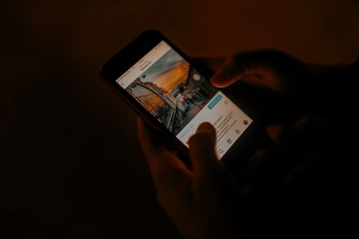How Social Media Is Reshaping US Journalism: Insights & Challenges